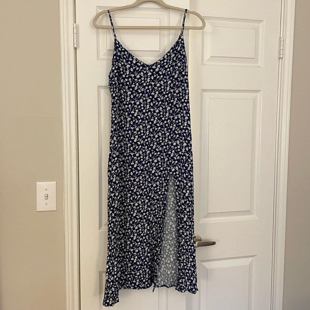 🩷Reformation🩷 Navy Blue Floral Slip Dress